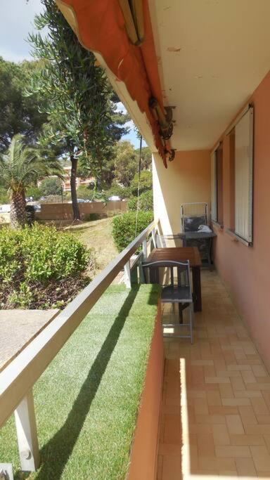 Agreable T3, Bormes Les Mimosas Apartment Exterior photo